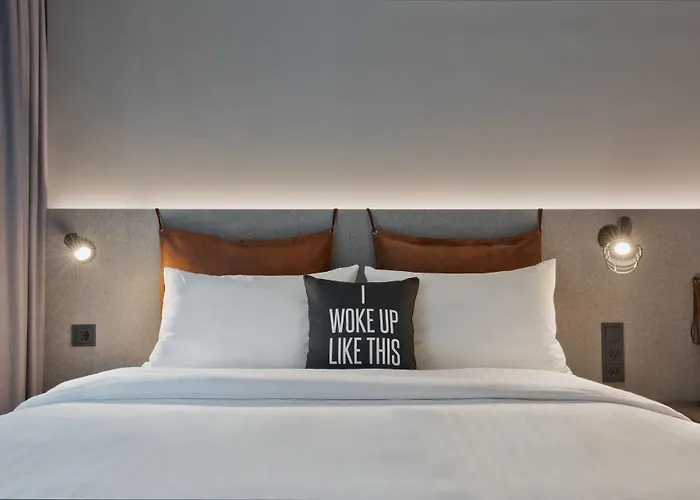 Hotel Moxy Frankfurt Center 3*
