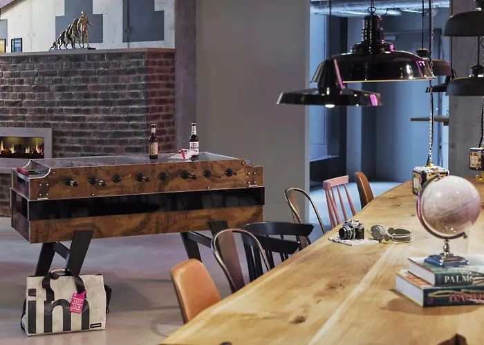 Moxy Frankfurt Center Hotel