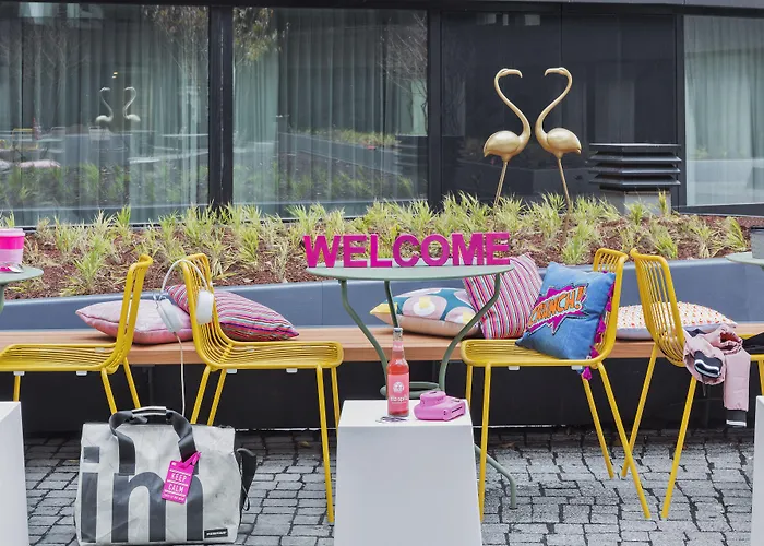 Moxy Frankfurt Center Hotel