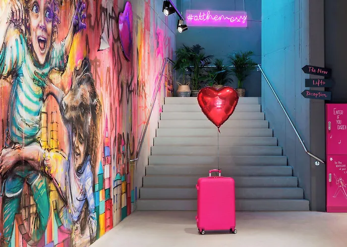 Moxy Frankfurt Center فندق