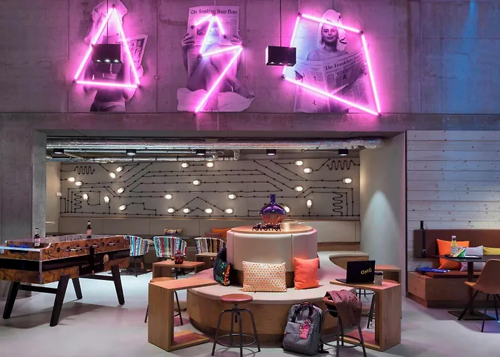 Moxy Frankfurt Center فندق