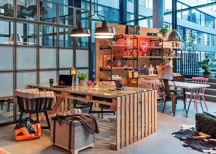فندق Moxy Frankfurt Center 3*