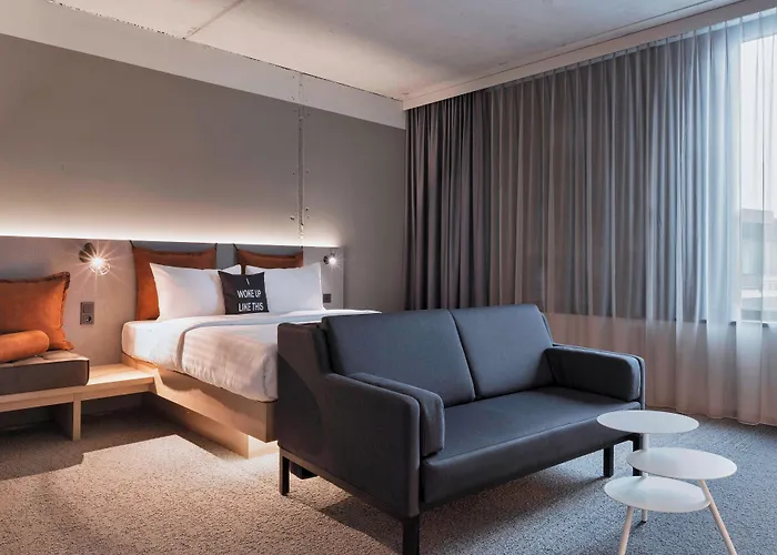 Moxy Frankfurt Center فندق 3*